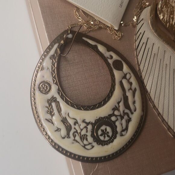 BOHO Feather Necklace and Earrings Bundle - Picture 5 of 8